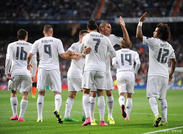 判决书：原天津泰达球员白某峰因受贿判有期徒刑一年，缓刑一年