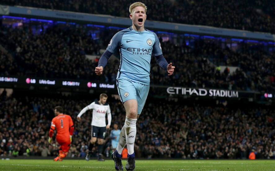 中超强队国安在亚冠被越南绝杀，国脚表现低迷，暴露中国足球实力与管理问题。